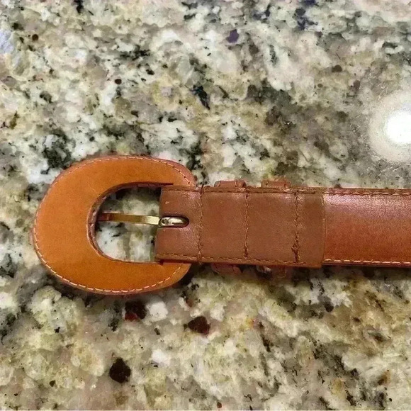 Vintage TJW for Mervyn's leather belt - Picture 2 of 7